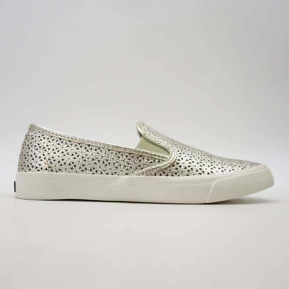 sperry perforated slip on